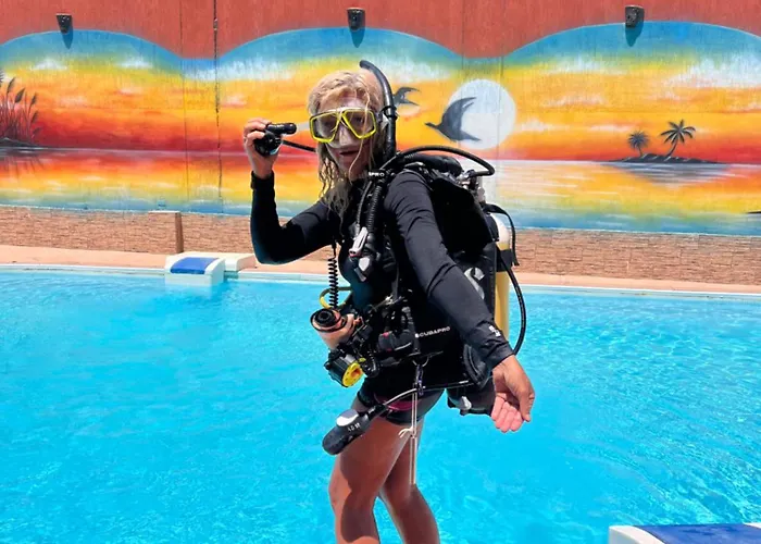 Deep Ashri & Dive Club * مرسى علم
